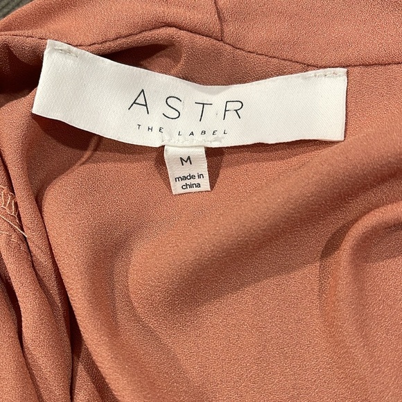 ASTR The Label Faux Wrap Front Tunic Womens MEDIUM Sleeveless Peach - Picture 6 of 6